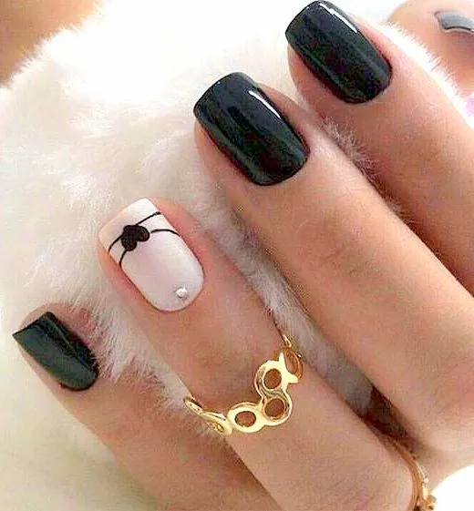 Black short nails