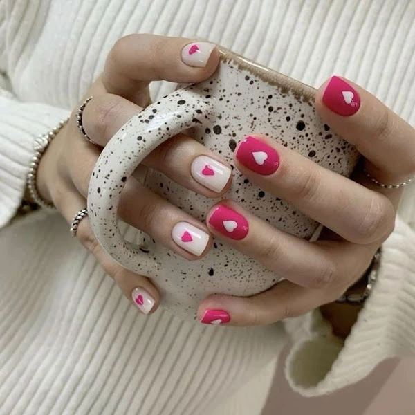 Minimalist Floral Pink Manicure for hort Nails