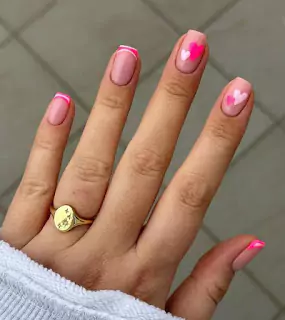 Short nail idea with hearts