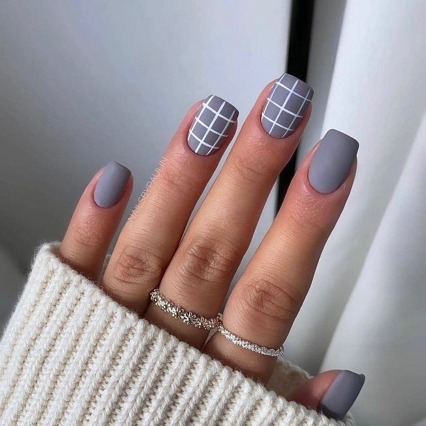 Checkered nail art