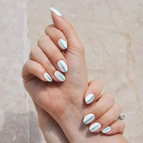 Classic but elegant glitter nail design