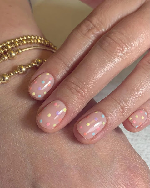 Pastel polka dots on short nails