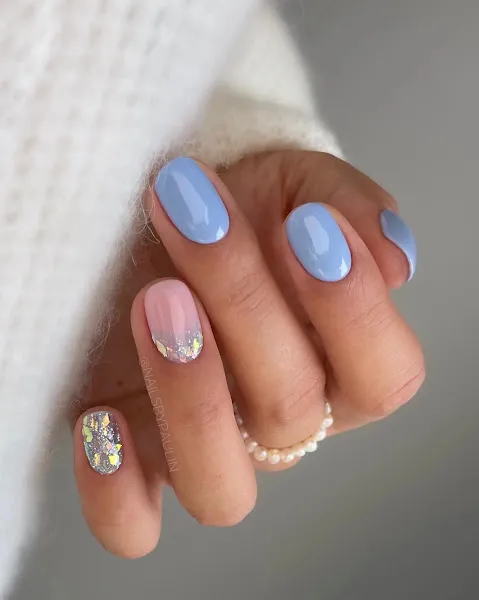 Winter Nail art on short nails with crystal blue color