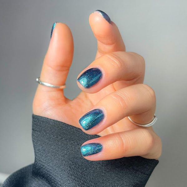 Classy Short blue nails