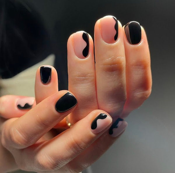 Black wavy nail art