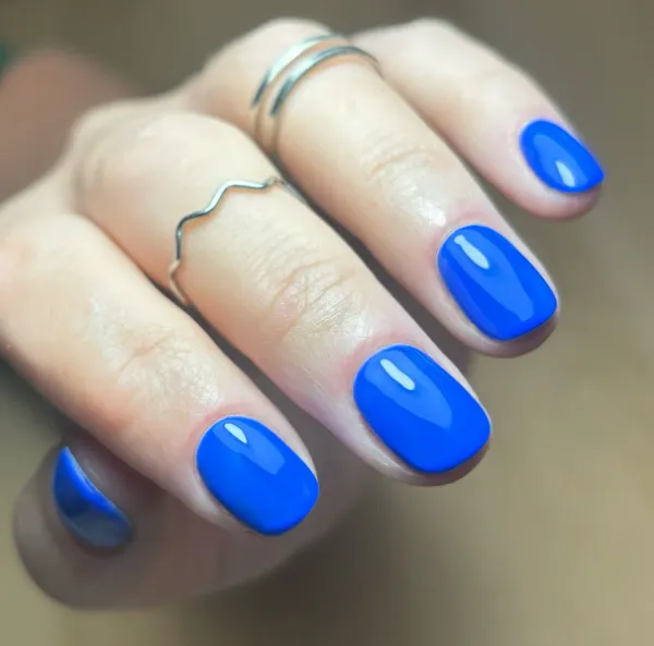 Simple royal blue nails