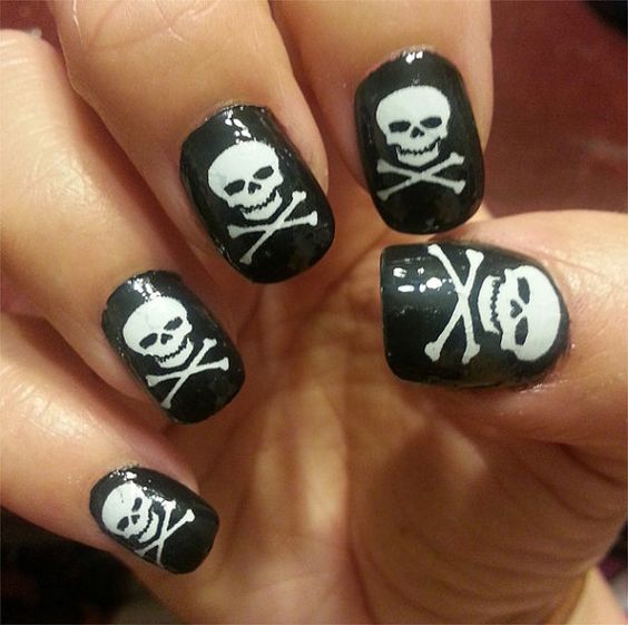 Crossbones and skull Halloween nail art