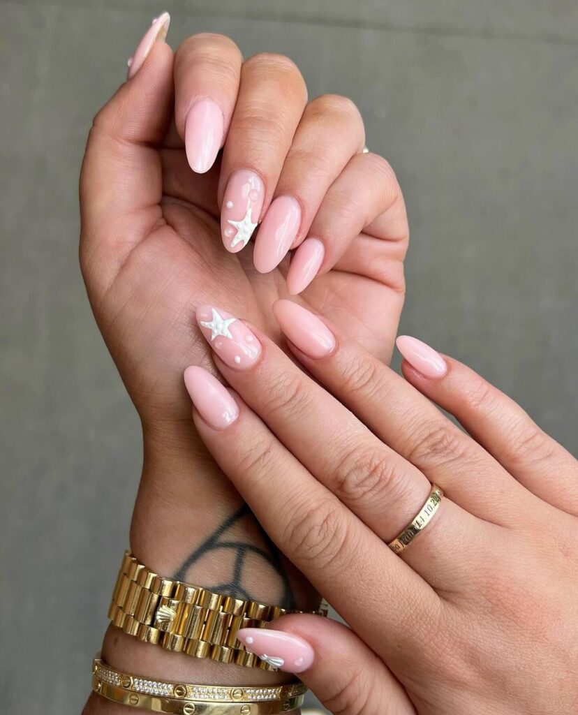 Gentle pink gel nails