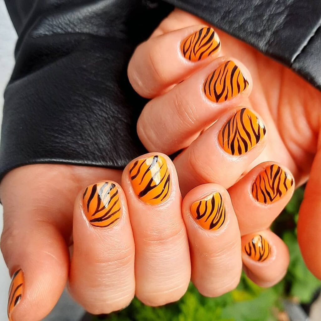 Tiger print manicure