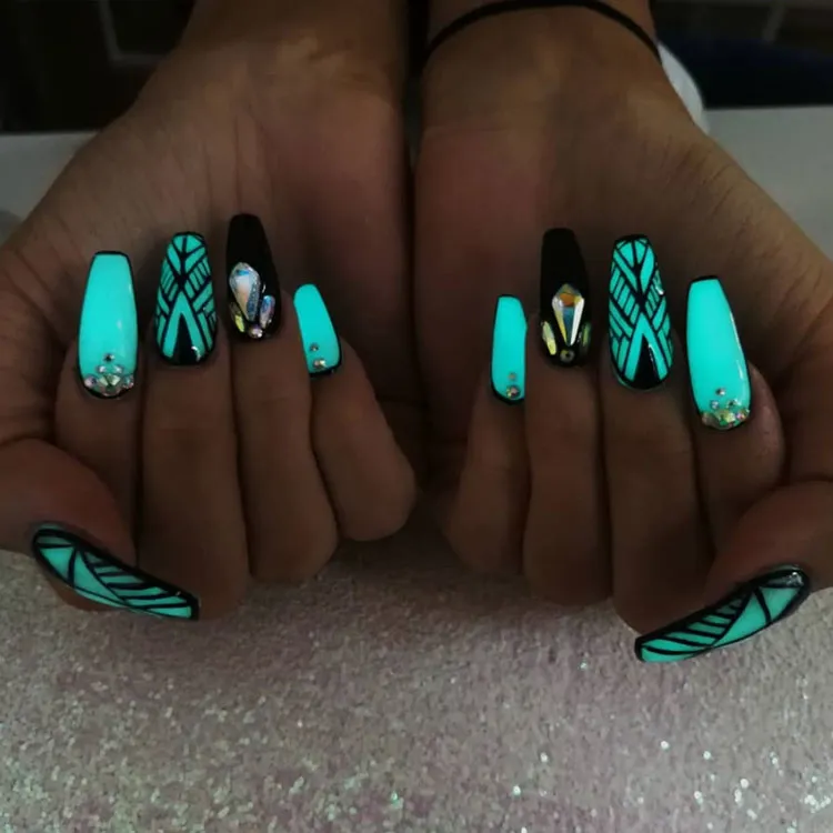 Spooky Glow-in-the-dark nail art