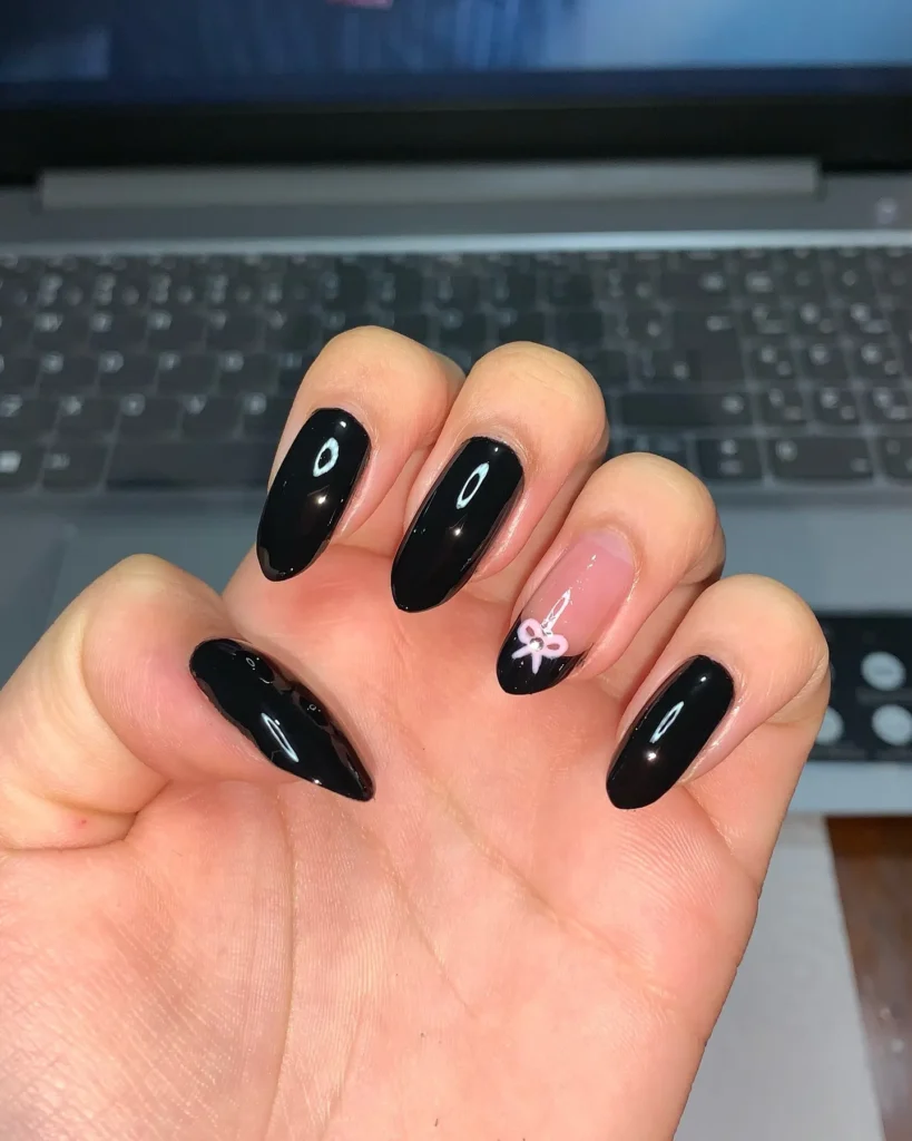 Black bow nails