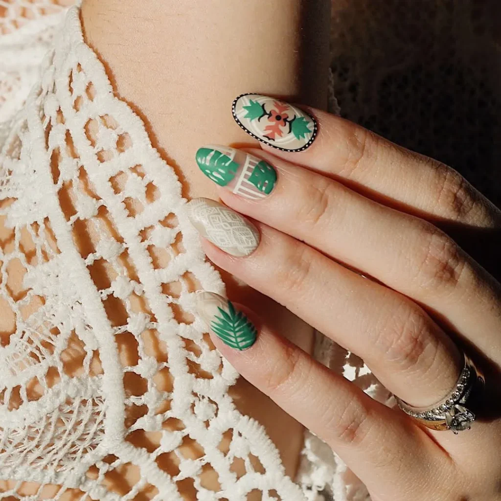 Leaf nail art