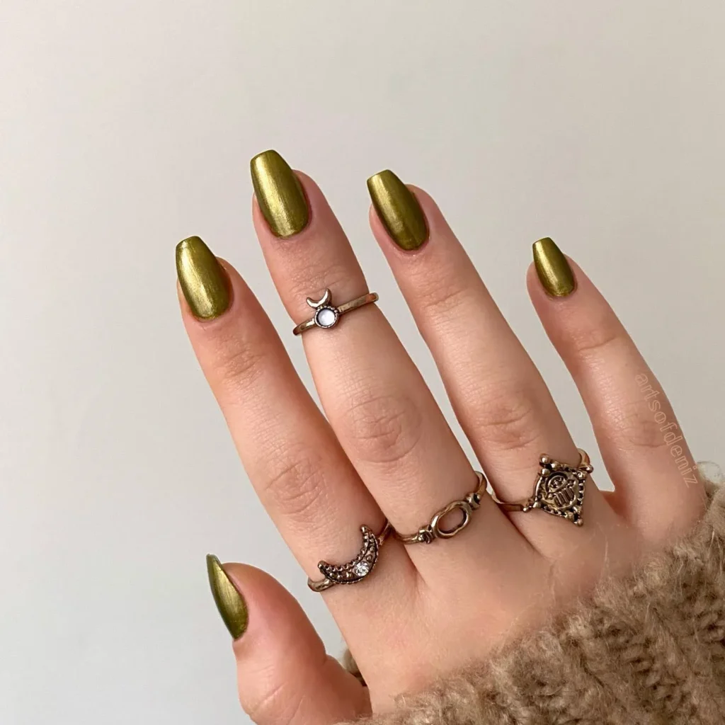 Simple rust green nails