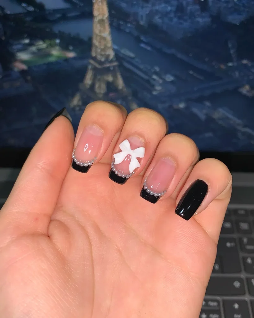 bow nails with rhinetones in black color