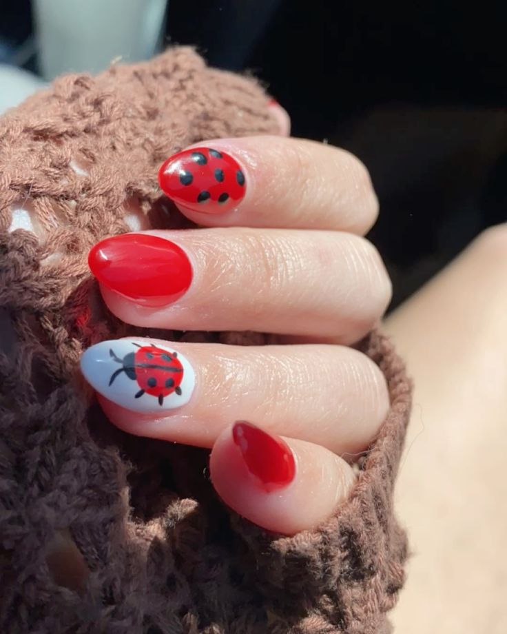 Ladybug gel nail art