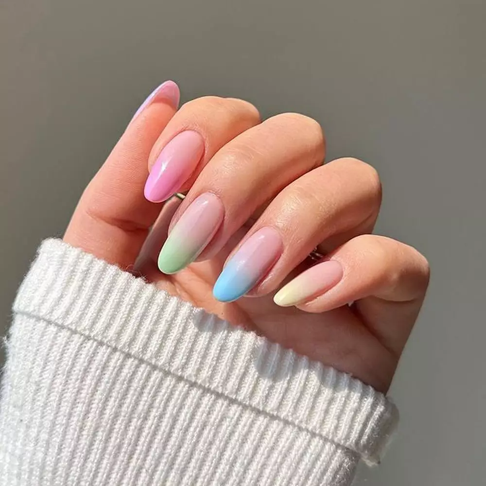 Colorful ombre nails in oval shape