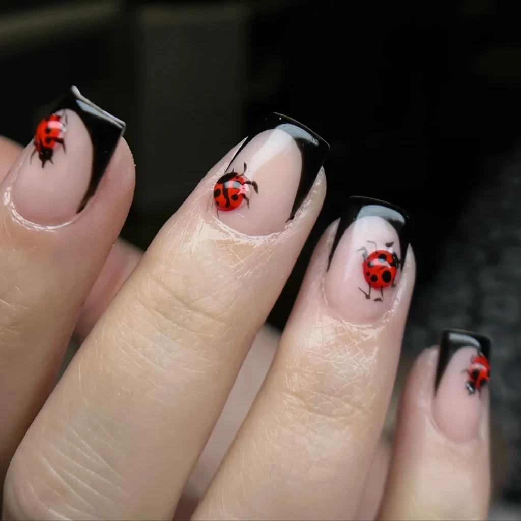 Halloween nail art