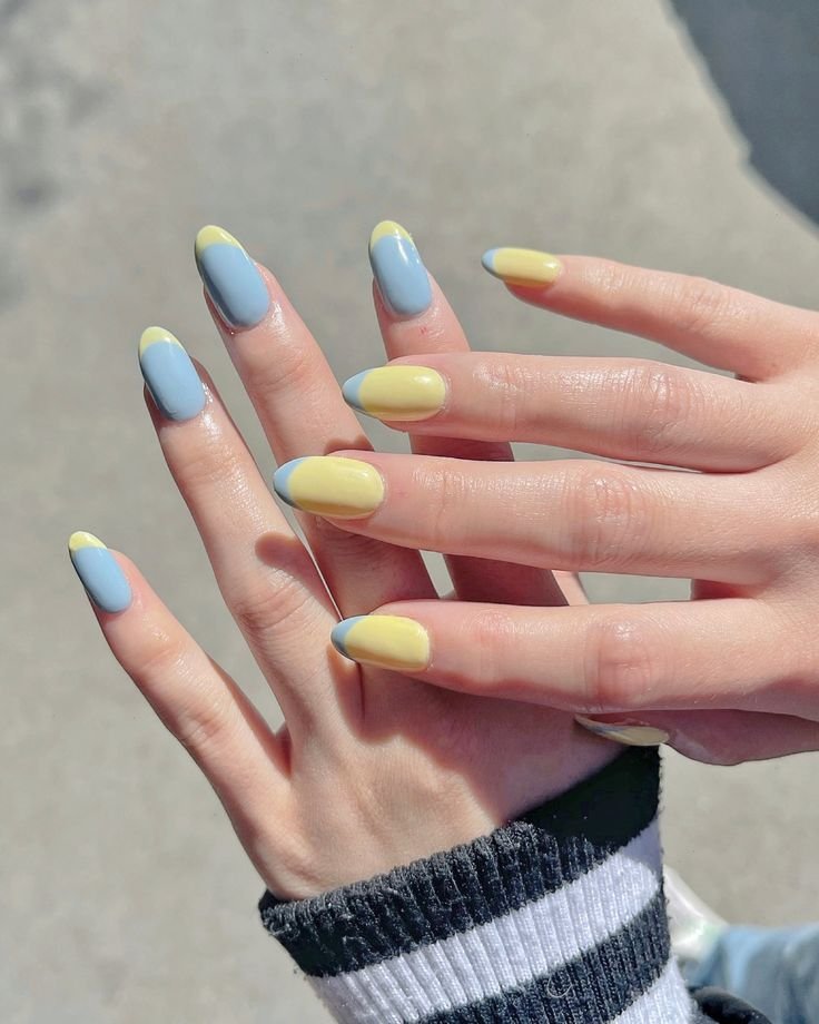 Pastel yellow and demin blue nails