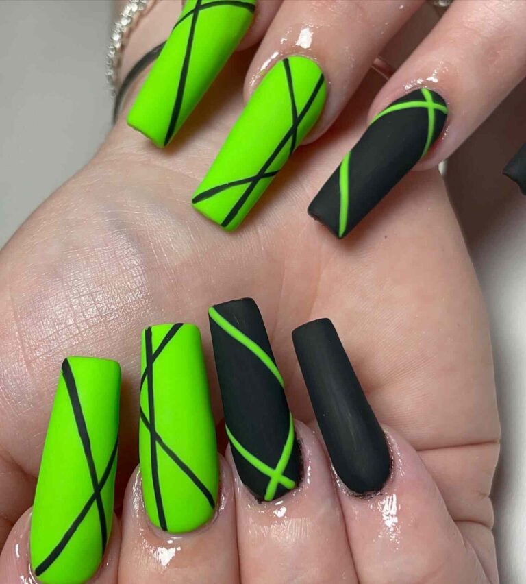 Line nail art for summer