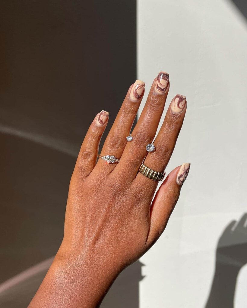 coffee swirl manicure