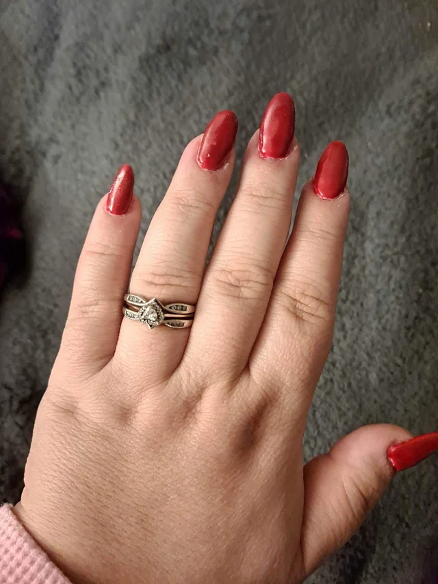 Best Acrylic nail shape for chubby fingers