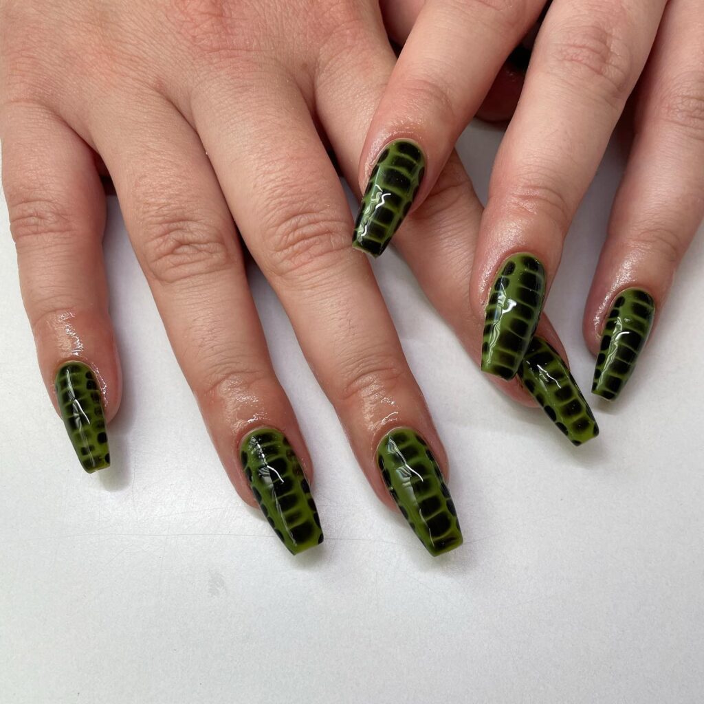 Crocodile nails