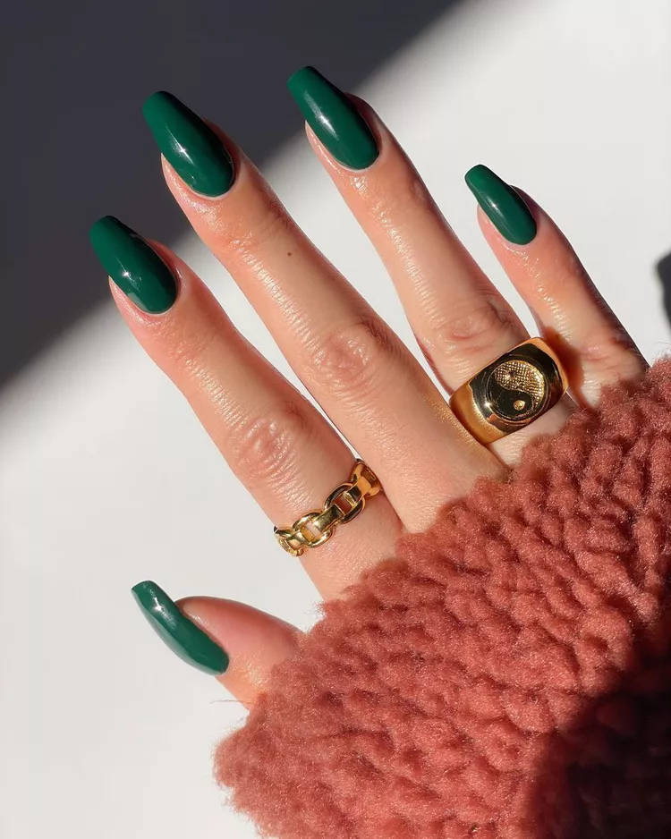 emerald green nails