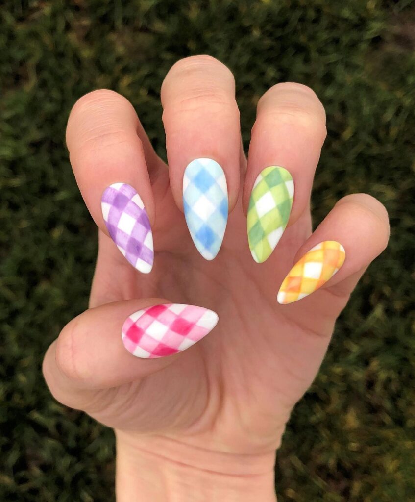 gingham nail design in pastel color