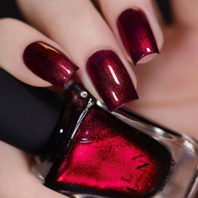 Duochrome nail polish