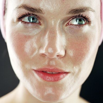 How to prevent oily skin throughout the day