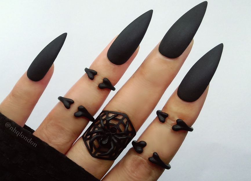 long stiletto black nails